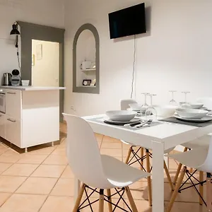 Apartment 2 Next To A Market And Piazza Santa Croce - Homeunity, Florenz